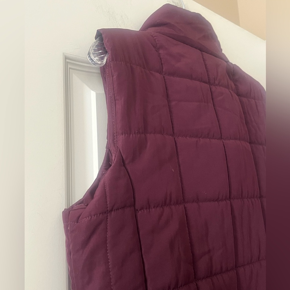 New York & Company Cranberry Quilted Vest Women’s Size Medium - Picture 2 of 15